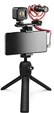 RØDE Vlogger-Set Komplettpaket für mobiles Filmen mit hochwertigem Mikrofon, Stativ, LED-Licht und Zubehör für die Inhaltserstellung (universelle Ausführung für Smartphones mit einem 3,5-mm-Eingang)