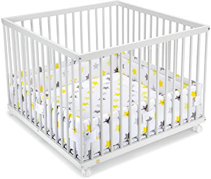 FabiMax Baby Laufgitter 100x100 Weiß lackiert, Stufenlos höhenverstellbar, mit Schlupfsprossen, Laufstall aus massivem Buchenholz (Gelbe Sterne)