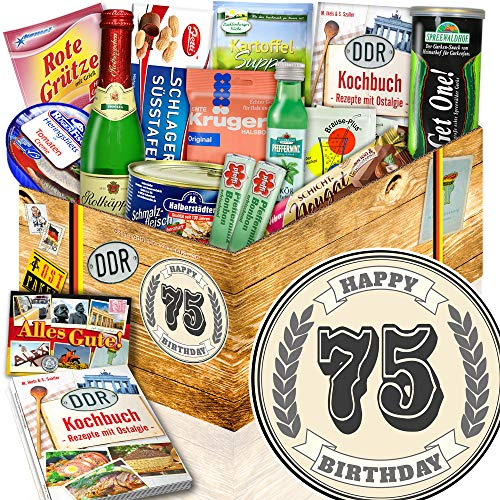 ostprodukte-versand 75. Geburtstag Geschenkbox - DDR Spezialitäten | 12 Ostprodukte + DDR Kochbuch in rustikaler Holzoptik-Box, inkl. Geschenkverpackung zum 75. Jubiläum