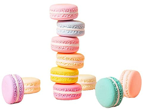 Macarons Artificiels, 6 Pièces, 4,2 x 4,2 x 2,2 cm, Couleurs Aléatoires | Aspect Réaliste, pour Photo, Vitrines de Boulangerie, Centres de Table, Mariages, Fêtes et Référence de Peinture
