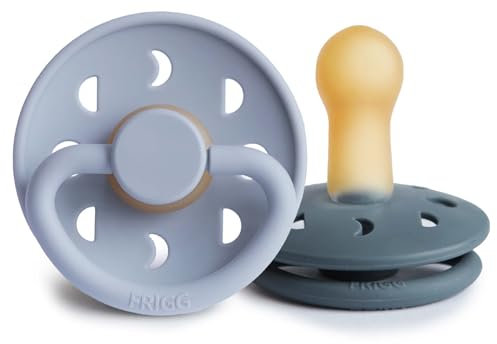 FRIGG Moon Phase Schnuller 2 Packung | Latex Schnuller |BPA-Frei |Hergestellt in Dänemark | Symmetrischer Sauger in Kirschform (Powder Blue/Slate, Größe 2 (6-18 Monate))