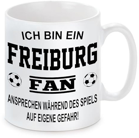 Fussball Tasse | Ich bin ein Freiburg Fan - Ansprechen während des Spiels auf eigene Gefahr | Keramiktasse für Fußballfans | Spülmaschinenfest | mit Wunschtext auf der Rückseite
