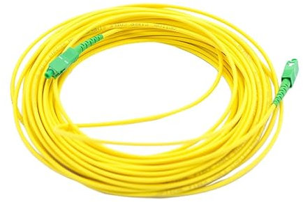 Glowster Cable de fibra óptica monomodo LSZH con conectores SC/APC en ambos extremos. Longitud de 10 metros, color amarillo, garantiza seguridad y calidad de señal en instalaciones exigentes.