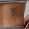 Inkster Tattoo - Große Qualle - vegane & wasserfeste Temporäre Tattoos für Erwachsene - EU-Kosmetikzertifizierte Farbe - revolutionäres 2 Wochen Tattoo | Premium Klebetattoos