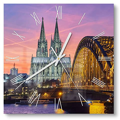 DEQORI Glasuhr | 30x30 cm | Motiv Kölner Wahrzeichen abends | ausgefallene leise Design Uhr aus Glas | Wanduhr für Wohnzimmer & Küche | moderne Hingucker Uhr für die Wand