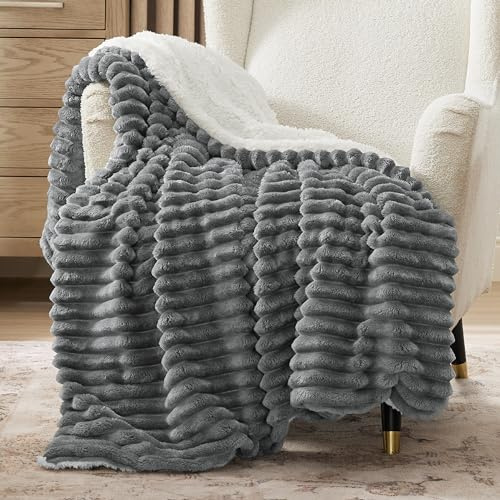 BEDSURE Sherpa Decke Kuscheldecke 130x170 - Warme Sofadecke, Grau | Dicke Wolldecke Flauschig, Geschenke für Frauen, Winterdecke für Couch, Schlafzimmer & Wohnzimmer,Waschbar