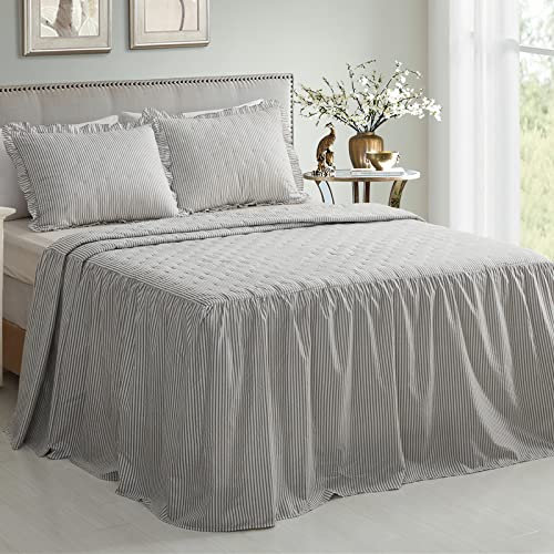 CHIXIN Tagesdecke mit Rüschen – 76,2 cm lang, Shabby Chic Bauernhaus-Stil, leicht, 3-teilig – tickende Streifen (Cal King, Hellgrau)