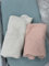 lulumoon Musselin Stubenwagen Spannbettlaken Set: Kinderwagen Matratzenbezug für Beistellbett und Wiege 100% Baumwolle 90x40cm 2er Pack (Weiß Rosa)