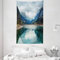 ABAKUHAUS Berg Wandteppich und Tagesdecke, Alpine Lake Sky Wald aus Weiches Mikrofaser Stoff Waschbar ohne Verblassen Digitaldruck, 140 x 230 cm, Blau Grün Grau