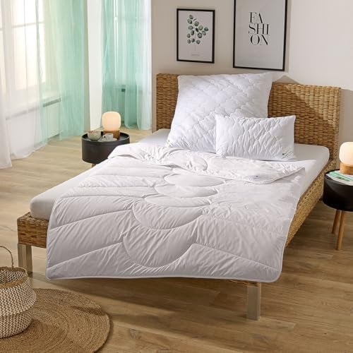 Traumschlaf Kamelhaardecke Sommerdecke leicht · 100% Kamelhaar Füllung · Temperaturausgleichend, feuchtigkeitsregulierend & Atmungsaktiv · Waschbar bis 30°C 240x220 cm