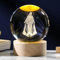 Arikyrist 3D-Kristall-Jungfrau Maria Statue Figur mit Holzsockel, lasergeätzter Kristall Our Lady of Guadalupe, Glaskugel, 3D-Kristallkugel, Mutter, Maria, christliches, katholisches religiöses