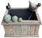 Miniteich Set mit Holzkiste und Wasserspeier mit Pumpe 230V - Ente - Schwimmkugeln 3er Set - Maritime Deko für Garten, Terrasse und Balkon