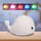 X4-LIFE LED Nachtlicht Wal mit Akku | 7 versch. Farben mit Timer | inkl. Akku und Micro-USB-Kabel | für Kinder leicht zu handhaben
