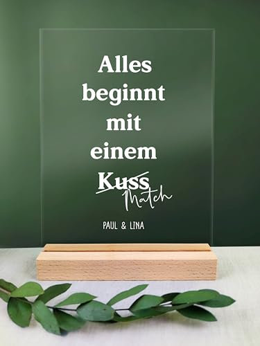 Generisch - Acryl Wandbild 'Alles beginnt mit einem Match' - Liebe - Modern - Hochformat - Glänzend - Wandmontage - Wohnzimmer
