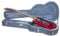 Crossrock Relief Series-Holzkoffer für SG-E-Gitarren, mit stark strukturierter Oberfläche, Kunstfell in Nerzoptik, Edelstahlverschlüssen – Rauchblau (CRW630SGSB)