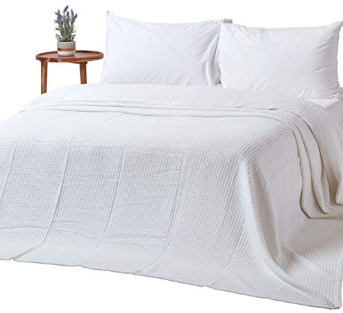 HOMESCAPES - 100% Organic Cotton Waffle Blanket - White - Double Bed Size 228 x 228 cm - Super Soft Combed Cotton Blanket Throw