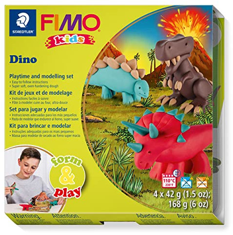 Staedtler 8034 07 LY Fimo kids form&play Set Dino (superweiche, ofenhärtende Knete, kinderleichte Anleitung, wiederverschließbare Box, Set mit 4 Fimo Blöcken, 1 Modellierstab und 1 Spielkulisse)