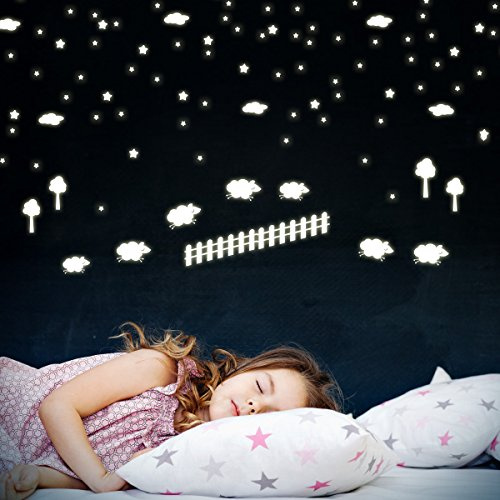 Wandkings Gute-Nacht-Schäfchen, Schafe zählen zum Einschlafen, 144 Sticker, extra starke Leuchtkraft, Wandsticker Leuchtaufkleber, Fluoreszierend und im Dunkeln leuchtend