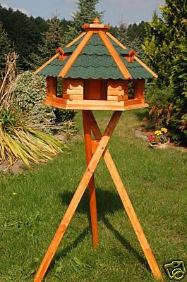 Deko-Shop-Hannusch XXL Vogelhaus, Vogelhäuschen behandelt mit Bitumschindeln und DREI Gauben mit Ständer