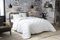 Abeil - Couette Douceur Absolue - Chaude - Enveloppe Microfibre Douce, Garnissage Polyester 400g/m² - Lavable en Machine - Certifiée Oeko-Tex, 220 x 240 cm