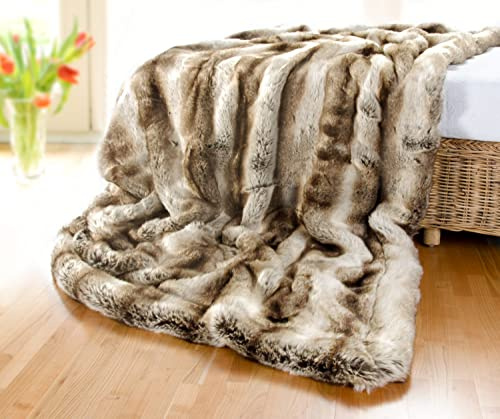 Wohnen & Accessoires Felldecke, Fellimitat in 5 Größen Webpelzdecke Wolf grau-braun als Kuscheldecke und Tagesdecke (220 x 240 cm)
