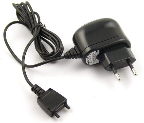 AC Power Adapter kompatibel mit Sony Ericsson Aino, BeJoo, C510, C702, C901 GreenHeart, C902, C903, C905, D750i, Ducati Phone, Elm, F305, G502, G700, G705, G705u, G900, Hazel, J100, J100i, J110i, J120i, J220i, J230i, Jalou, K200i, K205i, K220, K220i, K310i, K320i, K330, K330i, K510i, K530i, K550i, K550im, K610i, K610im, K618i, K630i, K660i, K750i, K758, K770i, K790i, K800i, K810i, K850i, M600i, M608i, Naite, P1i, P900i, P990i, R300, R306, S302, S312, S500i, S600i, Satio und weitere Modelle