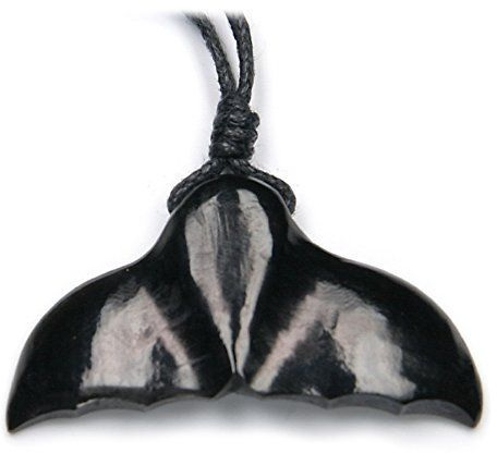 Drachensilber Walfluke Schmuck Kette aus Horn Anhänger handgeschnitzt inkl. schwarzem Textilband, 2cm lang, 4cm breit