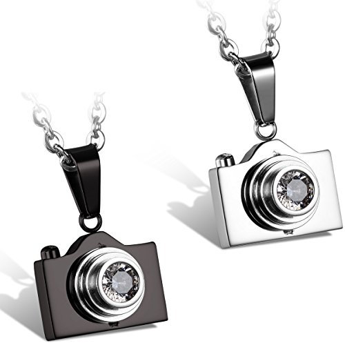 JewelryWe Kamera Anhänger Halskette Herren: 2 Stück Edelstahl Miniaturkamera Anhänger Kette mit Klar Strass Mode Schmuck Fotografie Geschenk für Fotografen Männer Frauen, Schwarz Silber