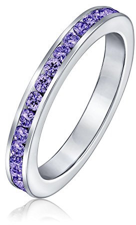 Bague Éternité Empilable En Zircon Cubique Violet Avec Canal Sertie Pour Femmes Simulée Améthyste En Argent Sterling .925