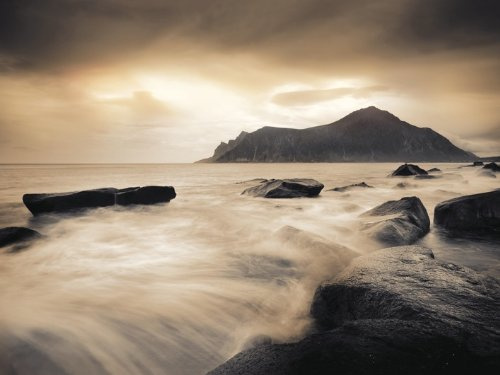 Andreas Stridsberg Sepia Sea, Lofoten Islands, 60 x 80 cm, Leinwanddruck, Mehrfarbig