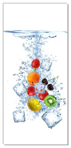 Wallario Selbstklebende Türtapete Obst-Eiswürfel-Mix im Wasser mit weißem Hintergrund - Türposter 93 x 205 cm Abwischbar, rückstandsfrei zu entfernen