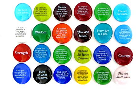 Lifeforce Glass Ermutigungssteine, Set mit 24 motivierenden und inspirierenden Zitaten und Sprüchen auf durchscheinenden und blickdichten Glassteinen.