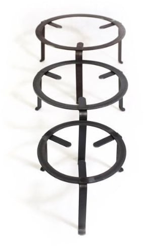 DESTILLATIO 50 cm Dreibein Ständer für die Feuerküche | Geschwärztes Schmiedeeisen | Ideal für alle großen Kessel, Töpfe und Pfannen zum Kocen am Lagerfeuer | Stabil und sicher