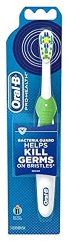 Oral-B Pro-Health Brosse à dents alimentée par piles (piles incluses) - 1 lot (couleurs aléatoires)