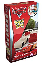 Goliath 83257 | Super-Sand-Set Disney-Cars-Small | rasantes Vergnügen fürs Kinderzimmer mit deinem Champion Lightning McQueen | modelliere deinen Rennwagen mit Super Sand und lass sie zu spannenden Autorennen starten | ab 4 Jahren
