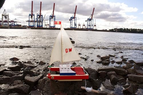 Die Werkkiste – Katamaran Bausatz aus Holz für Kinder ab 5 Jahren | DIY Segelboot schwimmfähig & segelfähig | Inkl. Segel & Schnur | Bastelset zum Selberbauen I Made in Germany