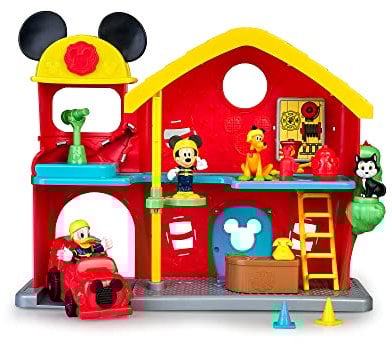 Mickey & Minnie - Caserma dei pompieri Disney, set giocattolo di Topolino e i suoi amici, con personaggi e accessori inclusi, il camion dei pompieri e altri elementi di gioco, Famosa (MCC19000)