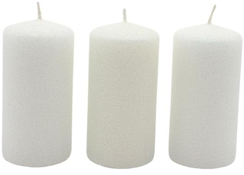 Dekohelden24 Hochwertige Glitterkerzen als Stumpen - Stumpenkerzen, Dekokerzen, Tischkerzen Haushaltskerzen im 3er Set in weiß, Lieferumfang: 3 Kerzen, Größe L/B/H: ca. 5 x 5 x 10 cm.