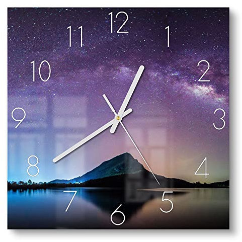 DEQORI Glasuhr | 30x30 cm | Motiv Bergkulisse unter Sternen | ausgefallene leise Design Uhr aus Glas | Wanduhr für Wohnzimmer & Küche | moderne Hingucker Uhr für die Wand