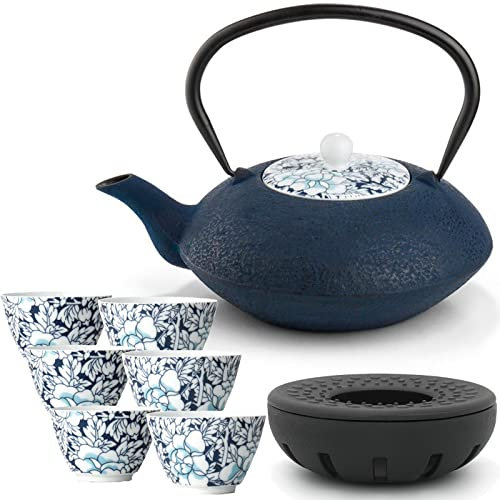 Teekanne asiatisch Gusseisen Set blau 1.2 Liter Teekessel mit Edelstahl Tee-Filter Sieb-Einsatz für losen Tee & gusseisernen Stövchen inkl. 6 blauen Teebecher Porzellan