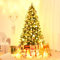 GOPLUS Sapin de Noel Artificiel Lumineux, 300 LED Lumière Blanche Chaude, Branches en PVC Ignifuge avec 32 Pommes de Pin et 32 Baies Rouges, Base en Fer, Vert (135cm)
