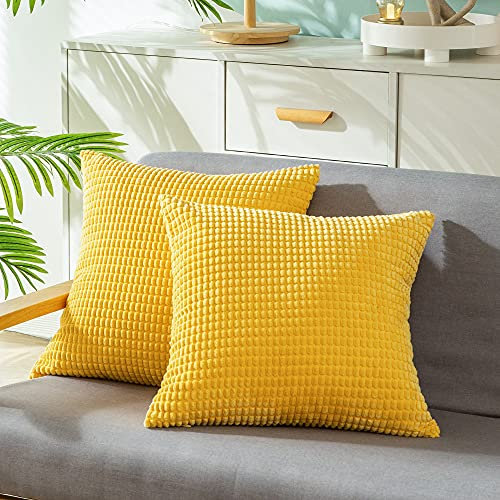 CaliTime Kissenbezüge Kissenhülle 2er-Pack Bequeme Kissenbezüge für Couch, Schlafsofa, bequem, superweich, Kordsamt, Maisstreifen, beidseitig, 50 cm x 50 cm, goldgelb