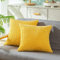 CaliTime Kissenbezüge Kissenhülle 2er-Pack Bequeme Kissenbezüge für Couch, Schlafsofa, bequem, superweich, Kordsamt, Maisstreifen, beidseitig, 50 cm x 50 cm, goldgelb