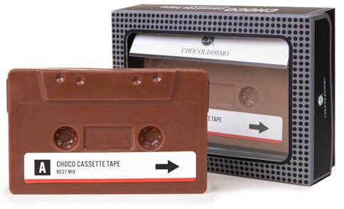 ChocoKassette - Vollmilch - Musikkassette aus Vollmilchschokolade | Geschenk | Schokolade | Geburtstag | Geburtstagsgeschenk | Mann | Frau | Kinder | Junge | Mädchen | Retro | lustige Geschenkidee