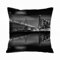 ERRTU Kissenbezug 40x40 cm,Skyline von Manhattan und Manhattan Bridge bei Nacht New York City,Dekokissen Kissenbezüge Deko Kissen Bezug Wohnzimmer Zierkissen für Sofa Stuhl Bett Garten