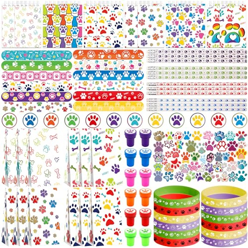 LSJDEER 134-teiliges Pfoten-Partygeschenk-Set enthält 50 Pfoten-Aufkleber, 12 Goodie-Taschen, 12 Knopf-Abzeichen, 12 Slap-Armbänder, 12 Bleistifte, 12 Hundepfotenabdruck-Stempel, 12 Gummi-Armbänder