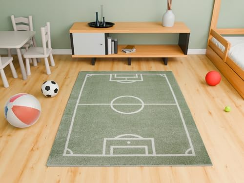 AKCILA Rechteckig Kinderteppich Lima Fußball Feld Grün 200x290 cm, Teppiche für EIN Kinderzimmer mit kurzem Flor, Kinderteppich Jungen, Teppich Teenager Kinderspielteppich, Spielteppich, Kids Carpet