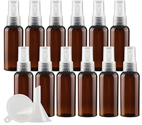 ZEOABSY 12 Piezas 50ml Botella de Spray Vacía Plástico Marrón Atomizador de Viaje Conjunto de Botellas, con Pulverizador de Niebla Fina Transparente para Aromaterapiacon 2 Embudos
