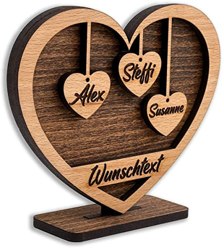 DARO Design - Herz mit Gravur aus Holz - Wunschtext und 3 Namen - Geschenk für Eltern, Großeltern, Oma, Opa, Enkel, Freunde, Liebe - Größe 15x12x4cm - Individuell, Persönlich