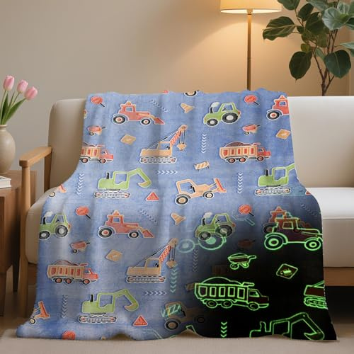 HZVRTN Kuscheldecke Kinder Einhorn/Dinosaurier/Weltraum Decke, kuscheldecke leuchtet im Dunkeln, warme Decke Flauschige Geschenke für Jungs mädchen Sofa Kinderdecke (Digger, 130x150cm)